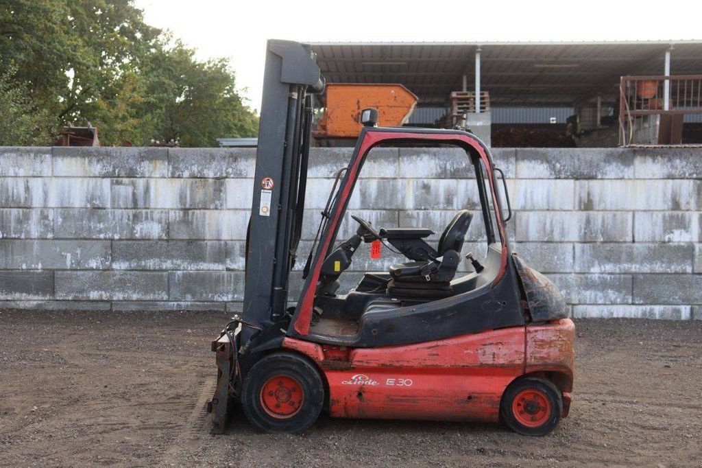 Frontstapler типа Linde E30-02, Gebrauchtmaschine в Antwerpen (Фотография 2)
