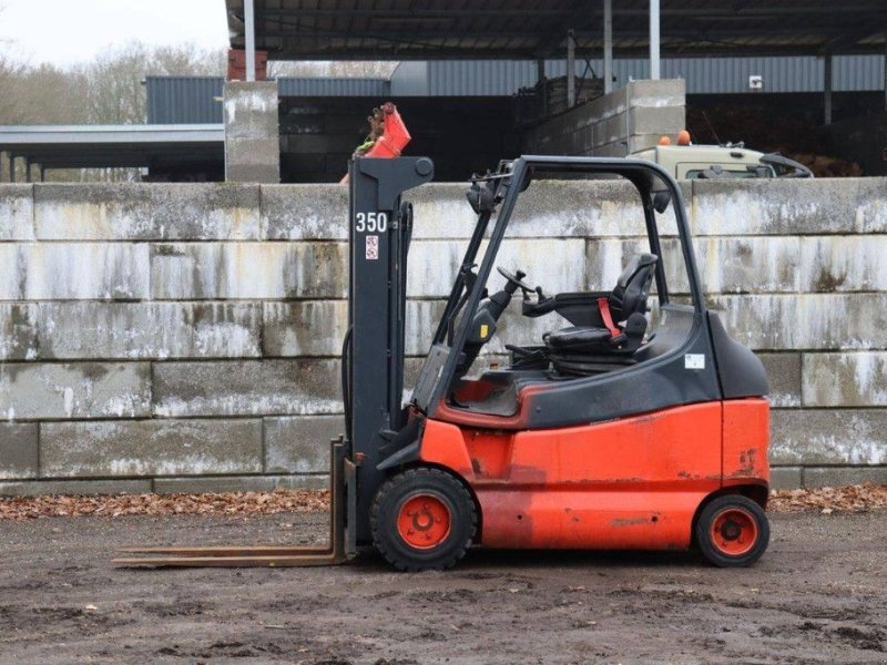 Frontstapler typu Linde E30/03/600, Gebrauchtmaschine v Antwerpen