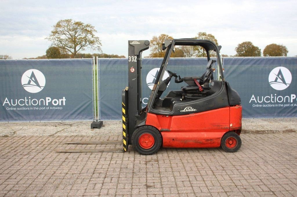 Frontstapler типа Linde E30/03/600, Gebrauchtmaschine в Antwerpen (Фотография 2)