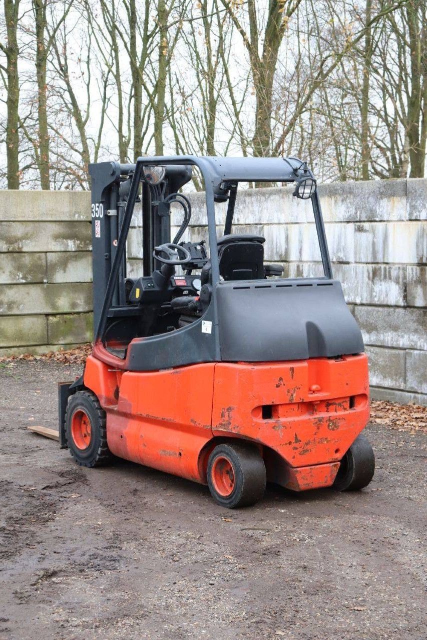 Frontstapler del tipo Linde E30/03/600, Gebrauchtmaschine In Antwerpen (Immagine 4)