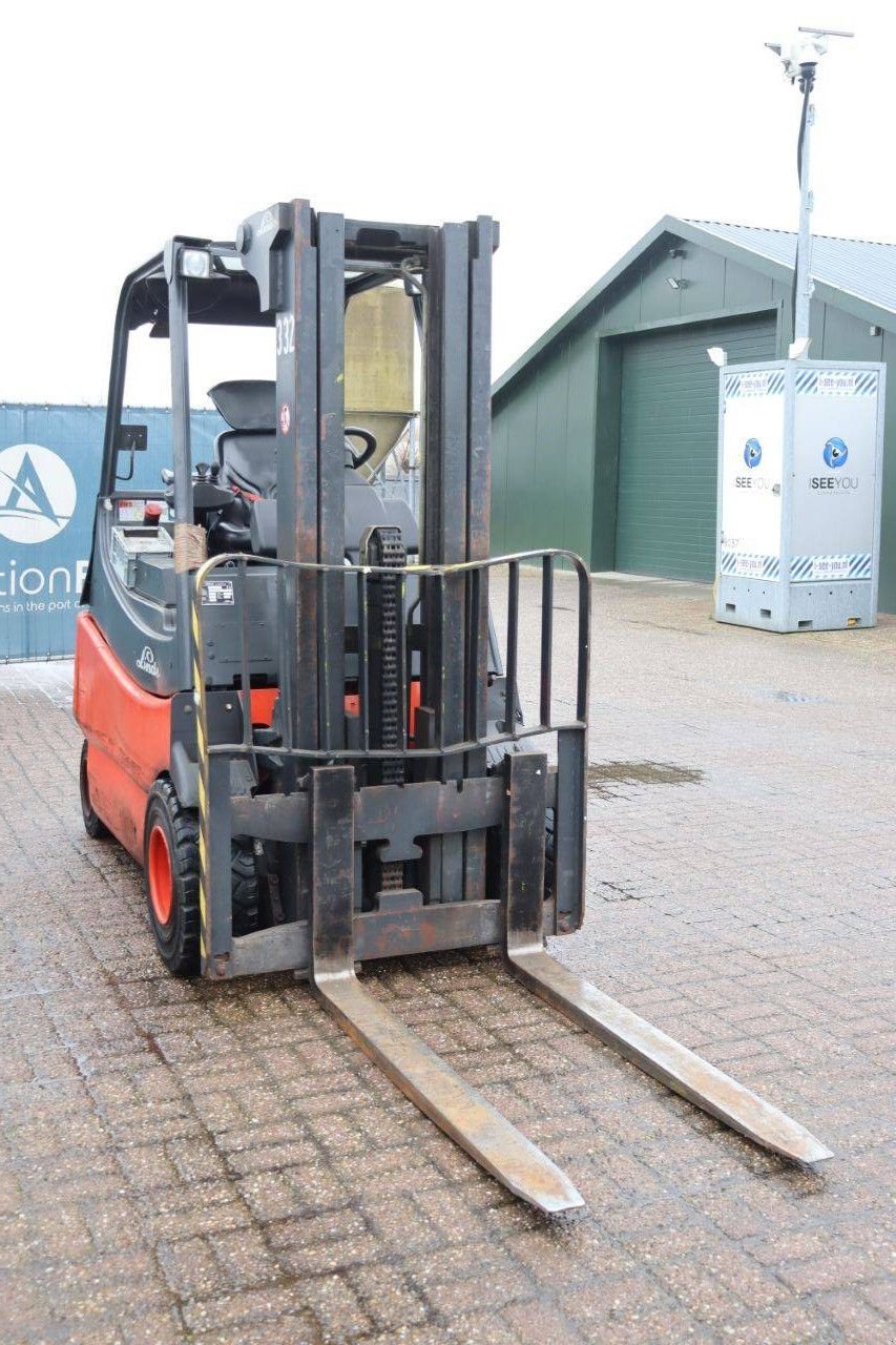Frontstapler of the type Linde E30/03/600, Gebrauchtmaschine in Antwerpen (Picture 8)