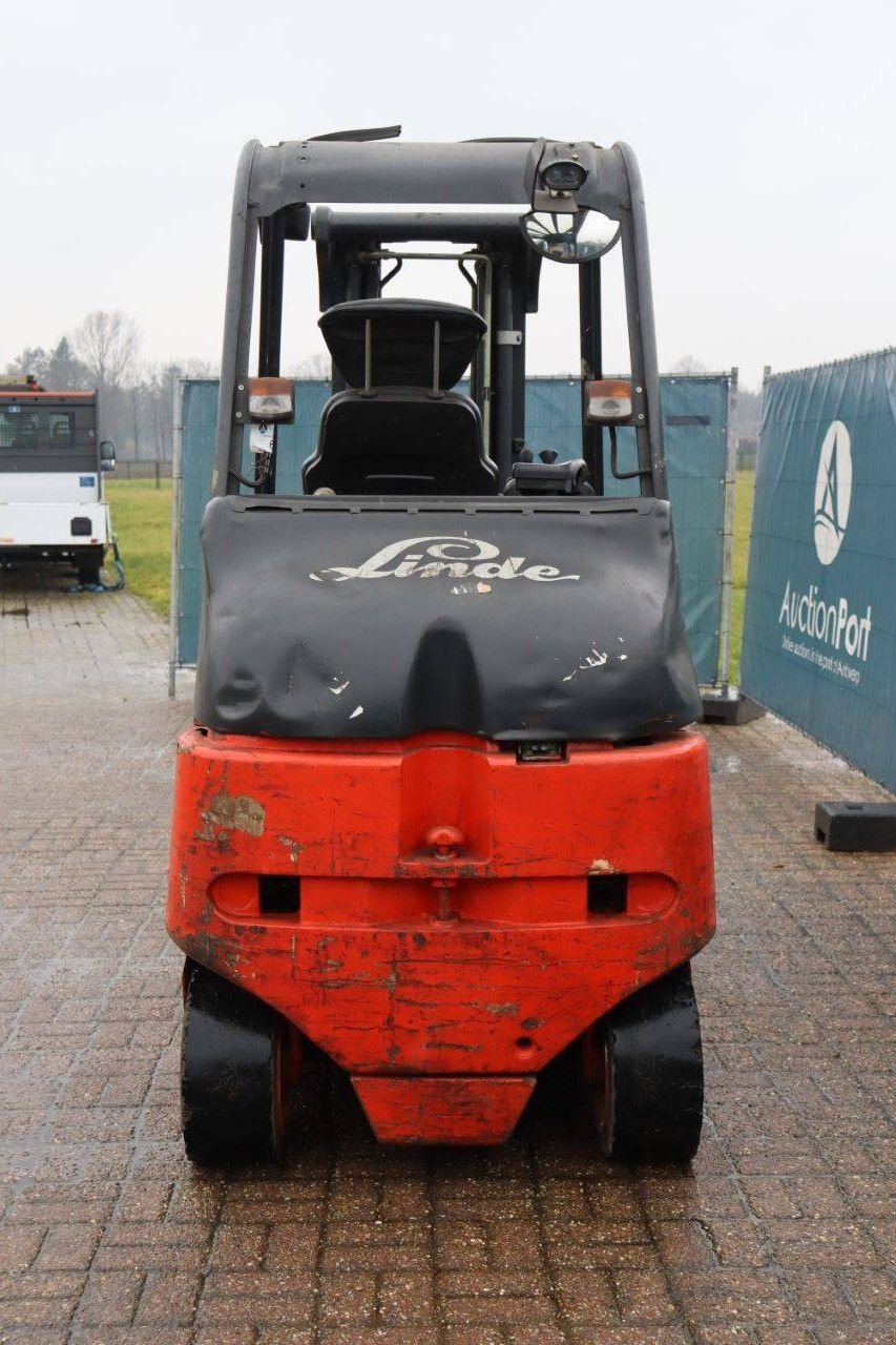 Frontstapler of the type Linde E30/03/600, Gebrauchtmaschine in Antwerpen (Picture 5)