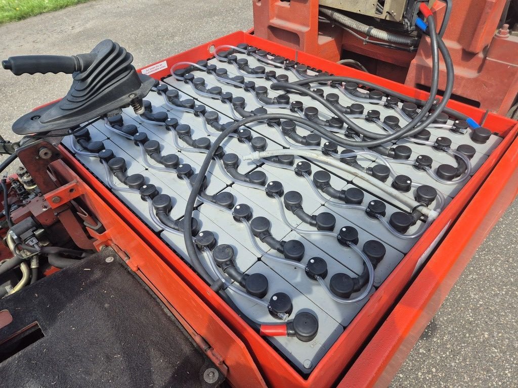 Frontstapler of the type Linde E30/600-02, Gebrauchtmaschine in Mijdrecht (Picture 6)