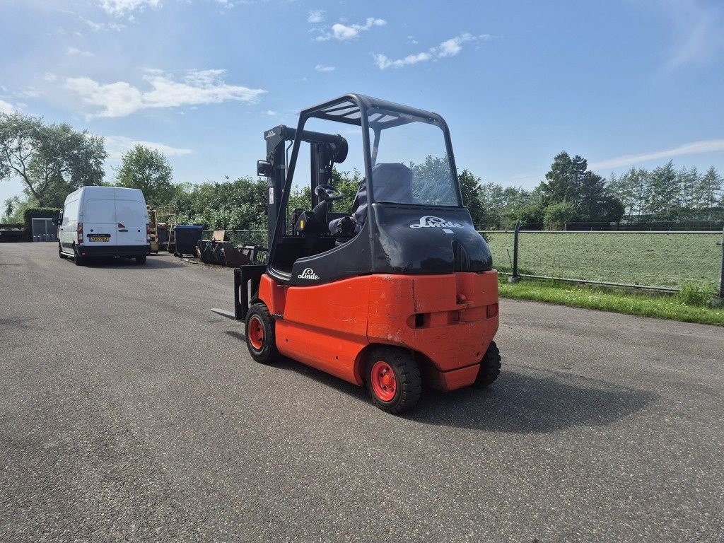 Frontstapler of the type Linde E30/600-02, Gebrauchtmaschine in Mijdrecht (Picture 5)