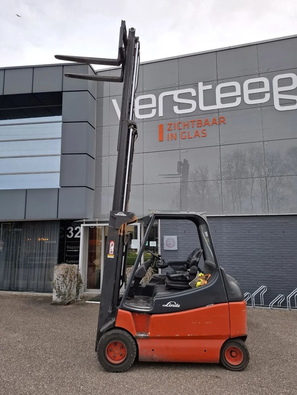 Frontstapler typu Linde E30/600-02, Gebrauchtmaschine v Groningen (Obrázek 2)