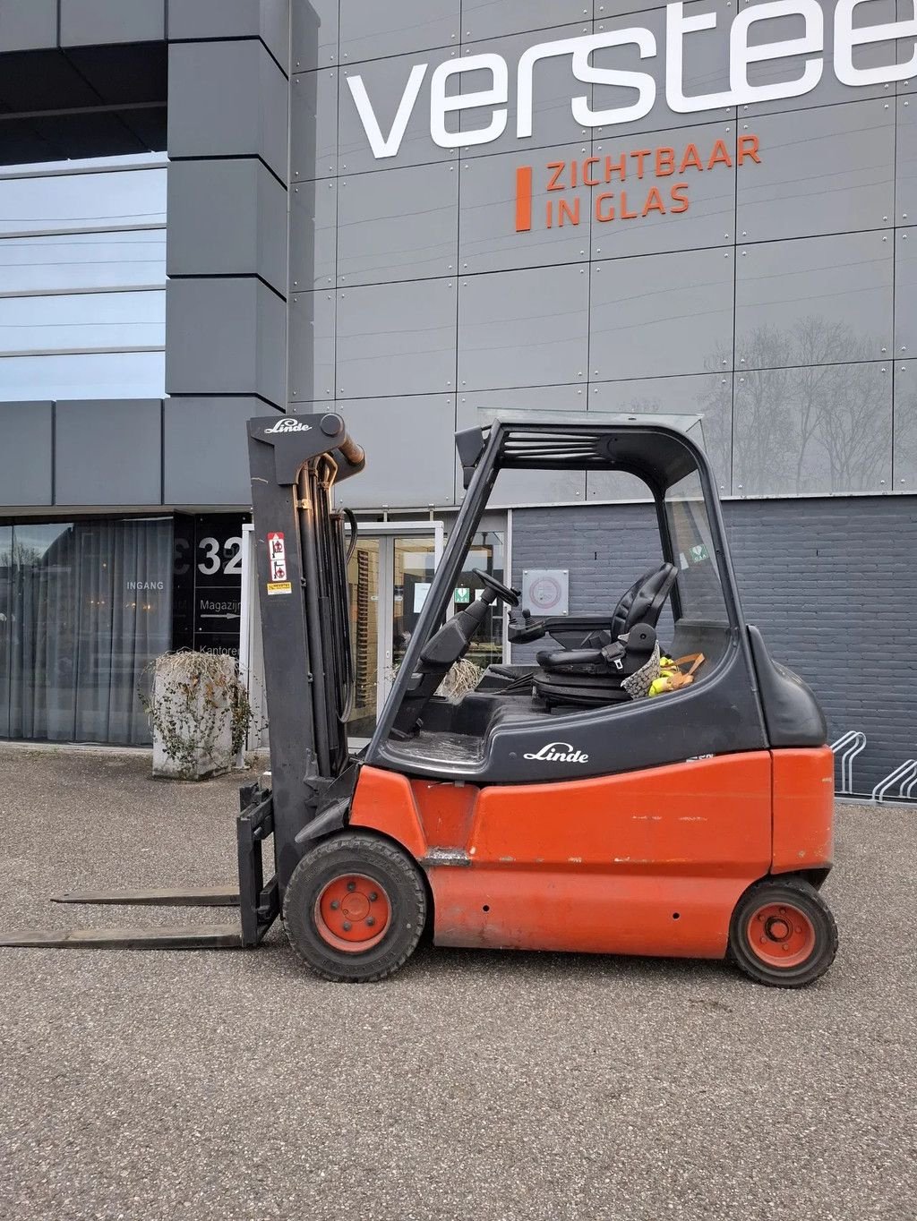 Frontstapler typu Linde E30/600-02, Gebrauchtmaschine v Groningen (Obrázek 1)
