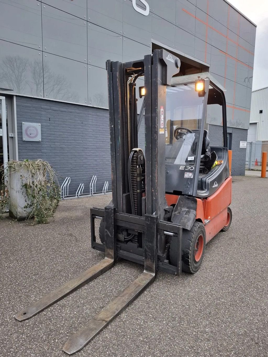 Frontstapler typu Linde E30/600-02, Gebrauchtmaschine v Groningen (Obrázek 9)