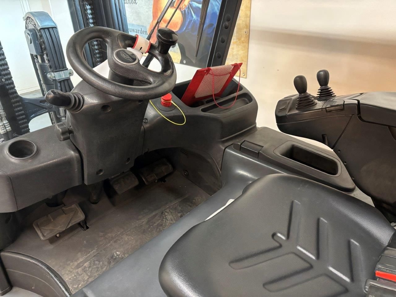 Frontstapler des Typs Linde E30/600H, Gebrauchtmaschine in Leeuwarden (Bild 3)