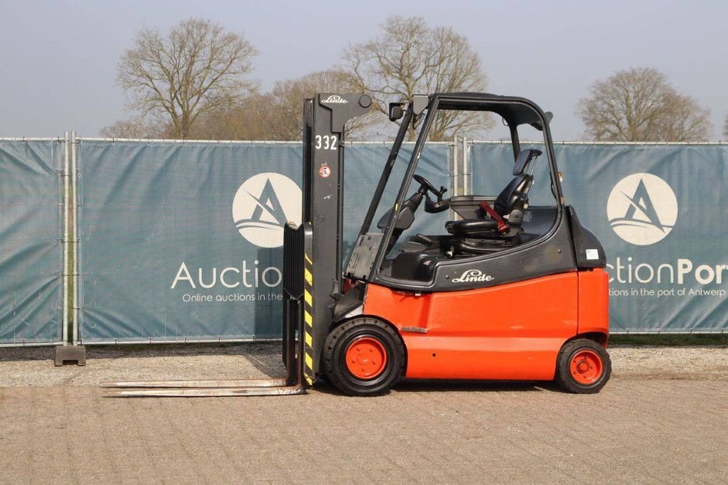 Frontstapler del tipo Linde E30, Gebrauchtmaschine en Antwerpen (Imagen 1)