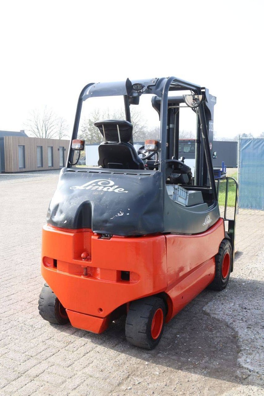 Frontstapler del tipo Linde E30, Gebrauchtmaschine en Antwerpen (Imagen 7)