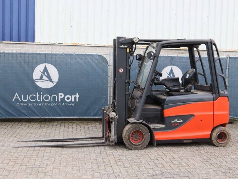 Frontstapler of the type Linde E30HL-01/600, Gebrauchtmaschine in Antwerpen (Picture 1)