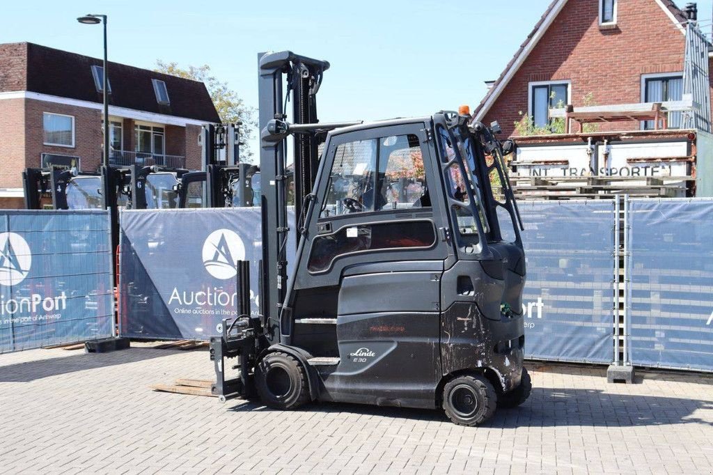 Frontstapler del tipo Linde E30HL-01/600, Gebrauchtmaschine en Antwerpen (Imagen 4)