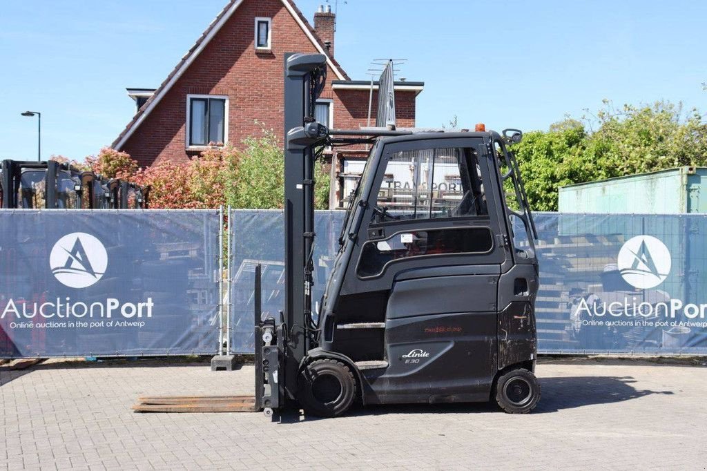 Frontstapler del tipo Linde E30HL-01/600, Gebrauchtmaschine en Antwerpen (Imagen 2)