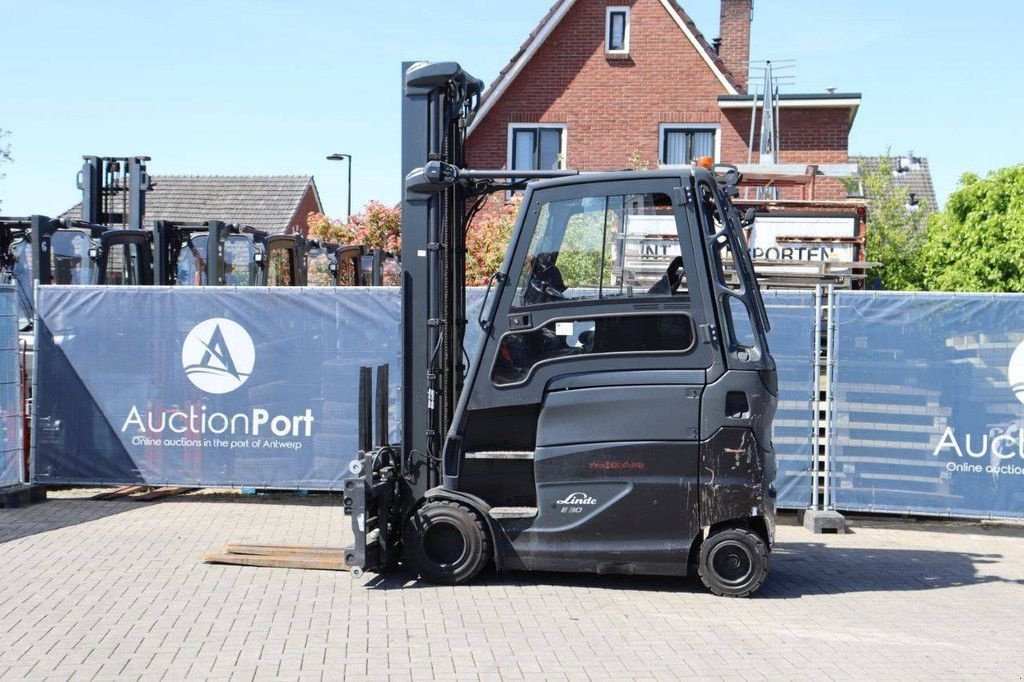 Frontstapler del tipo Linde E30HL-01/600, Gebrauchtmaschine en Antwerpen (Imagen 3)