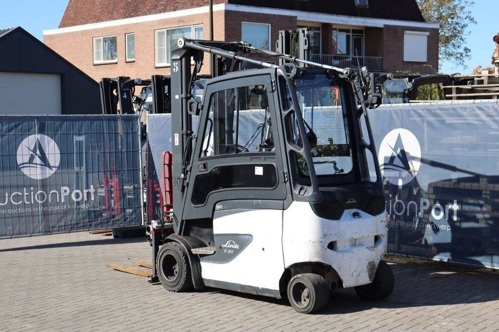 Frontstapler za tip Linde E30HL-01/600, Gebrauchtmaschine u Antwerpen (Slika 4)