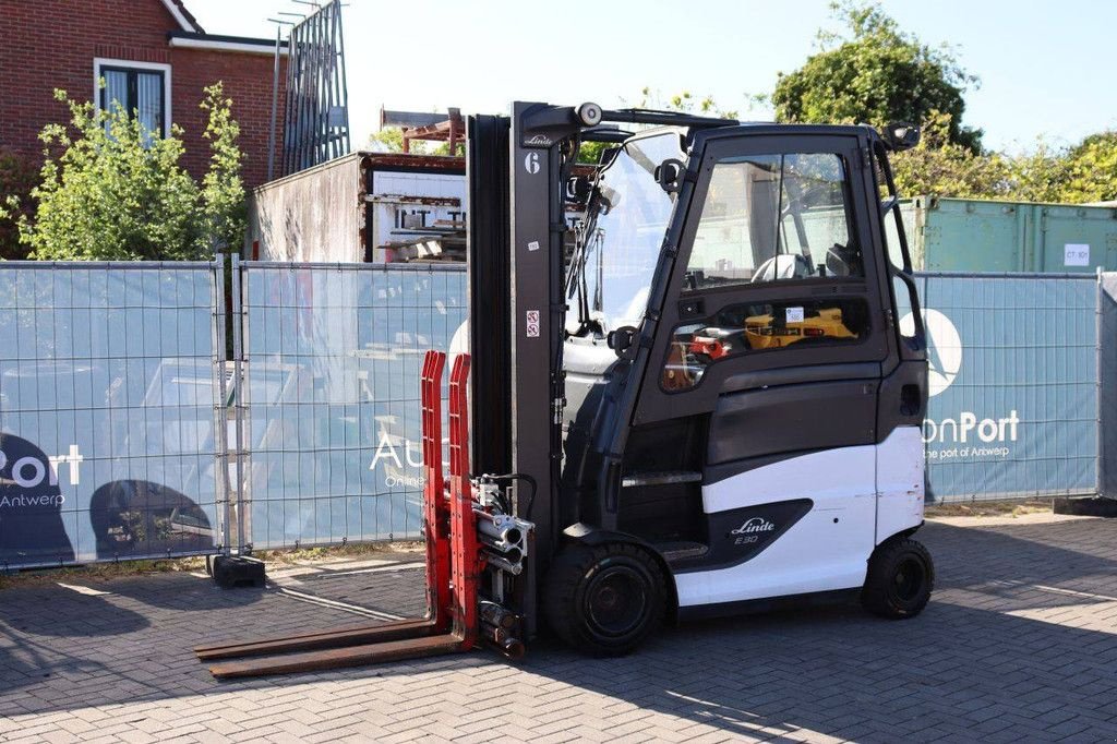 Frontstapler от тип Linde E30HL-01/600, Gebrauchtmaschine в Antwerpen (Снимка 11)