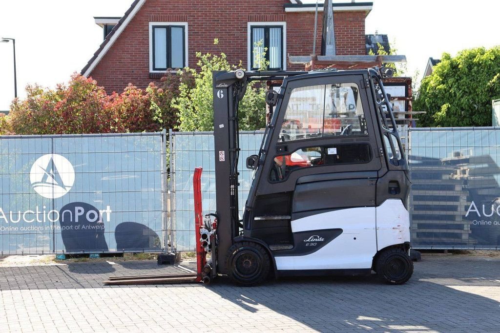 Frontstapler от тип Linde E30HL-01/600, Gebrauchtmaschine в Antwerpen (Снимка 2)