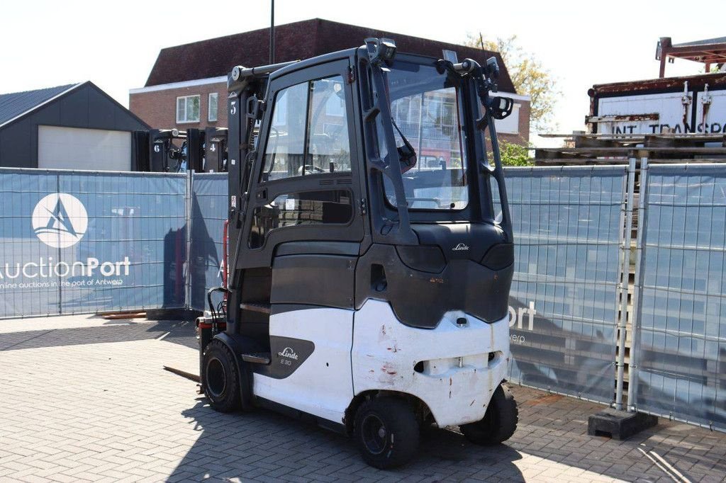 Frontstapler a típus Linde E30HL-01/600, Gebrauchtmaschine ekkor: Antwerpen (Kép 4)