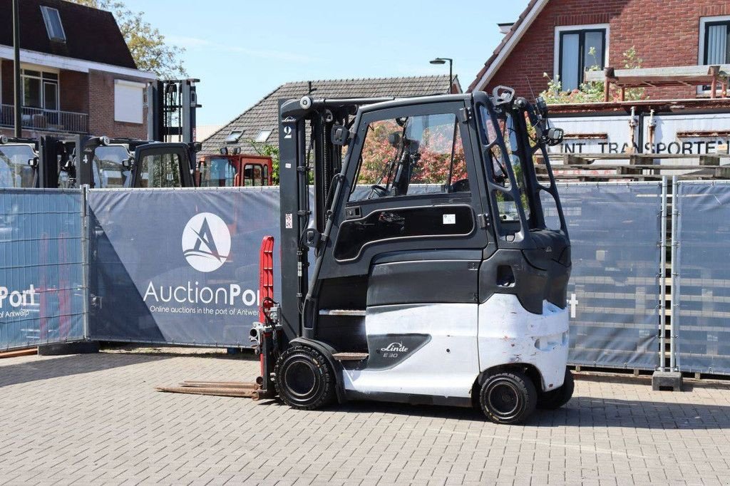 Frontstapler du type Linde E30HL-01/600, Gebrauchtmaschine en Antwerpen (Photo 3)