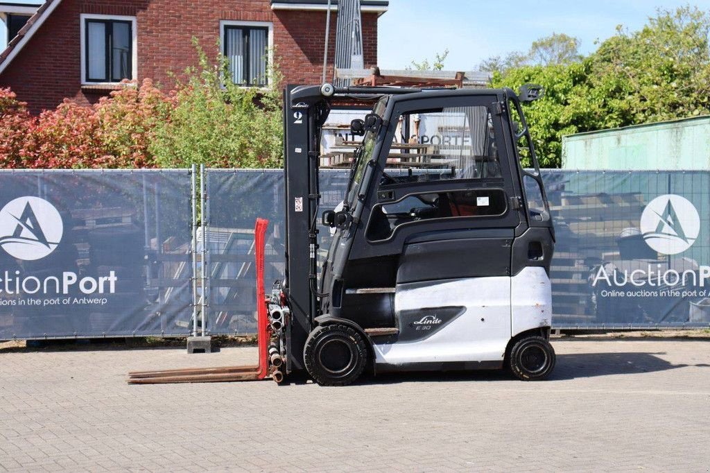 Frontstapler du type Linde E30HL-01/600, Gebrauchtmaschine en Antwerpen (Photo 1)