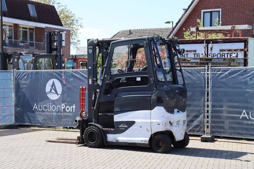 Frontstapler del tipo Linde E30HL-01/600, Gebrauchtmaschine en Antwerpen (Imagen 3)