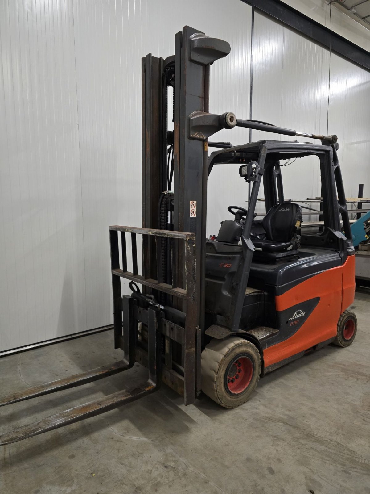 Frontstapler of the type Linde E30HL-01/600, Gebrauchtmaschine in Vlierden (Picture 7)