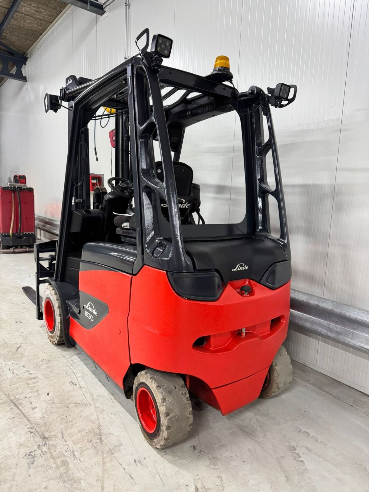 Frontstapler des Typs Linde E30HL01, Gebrauchtmaschine in Vianen (Bild 4)