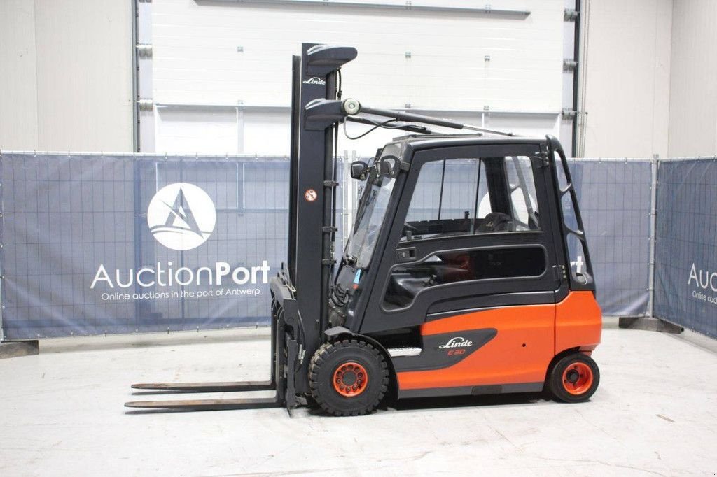 Frontstapler Türe ait Linde E30L-01, Gebrauchtmaschine içinde Antwerpen (resim 1)