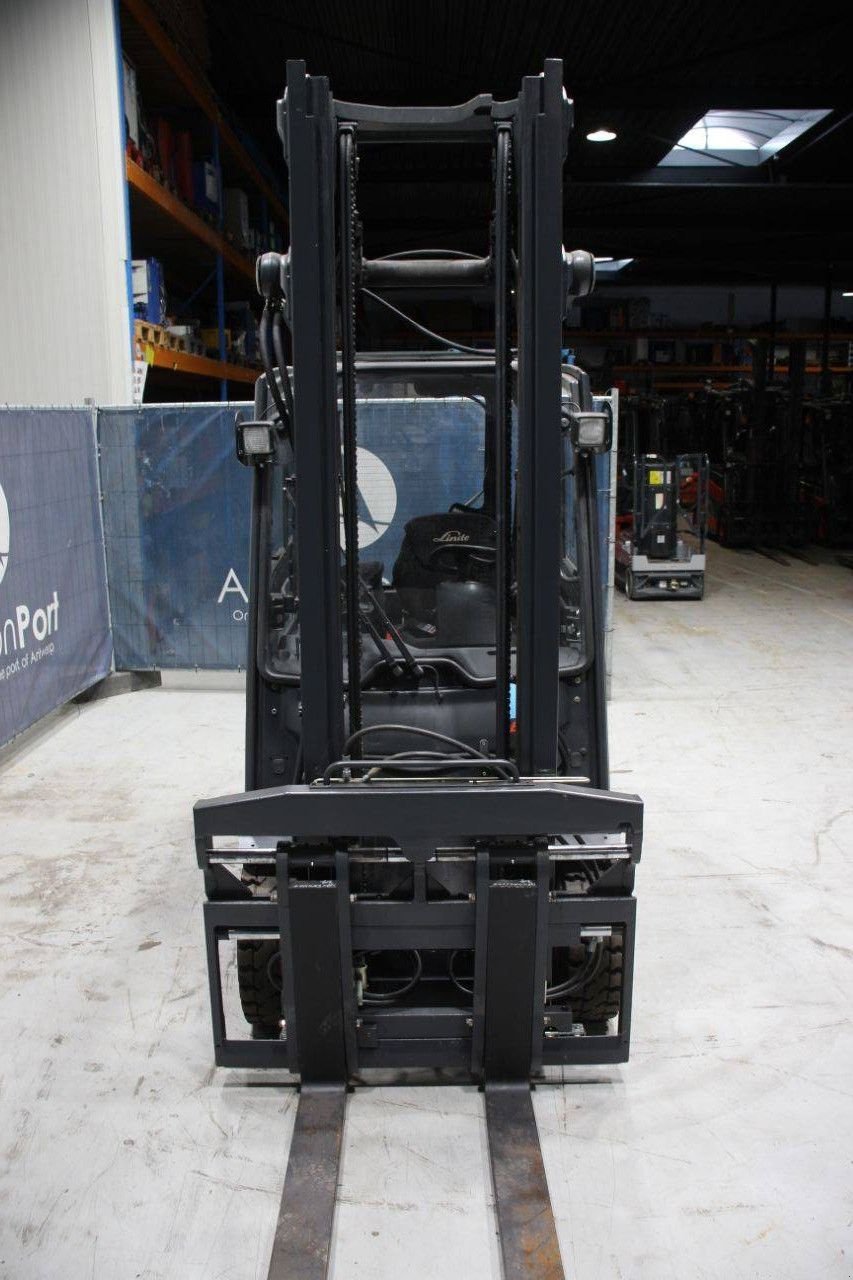 Frontstapler Türe ait Linde E30L-01, Gebrauchtmaschine içinde Antwerpen (resim 8)