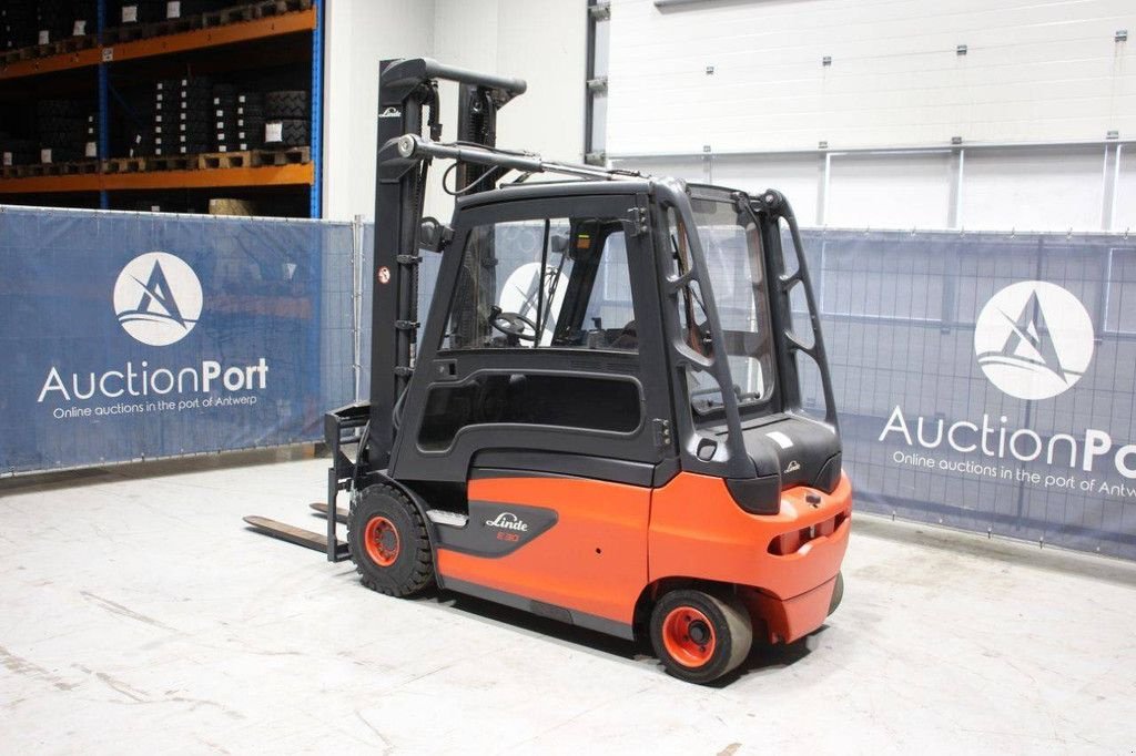 Frontstapler Türe ait Linde E30L-01, Gebrauchtmaschine içinde Antwerpen (resim 3)