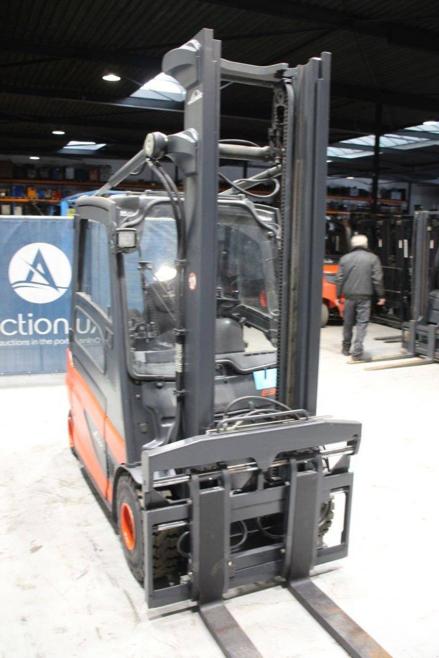 Frontstapler Türe ait Linde E30L-01, Gebrauchtmaschine içinde Antwerpen (resim 7)