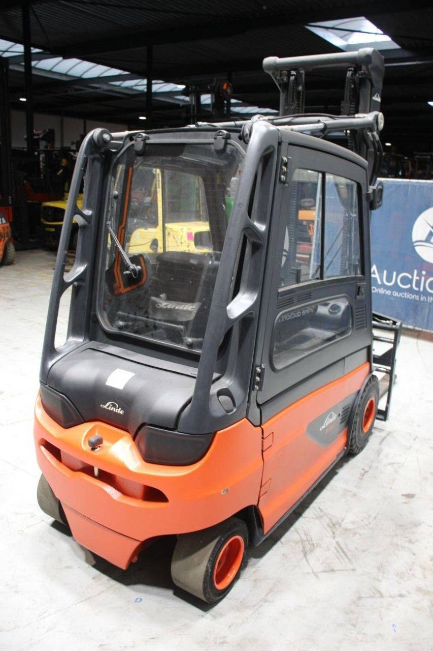 Frontstapler Türe ait Linde E30L-01, Gebrauchtmaschine içinde Antwerpen (resim 5)