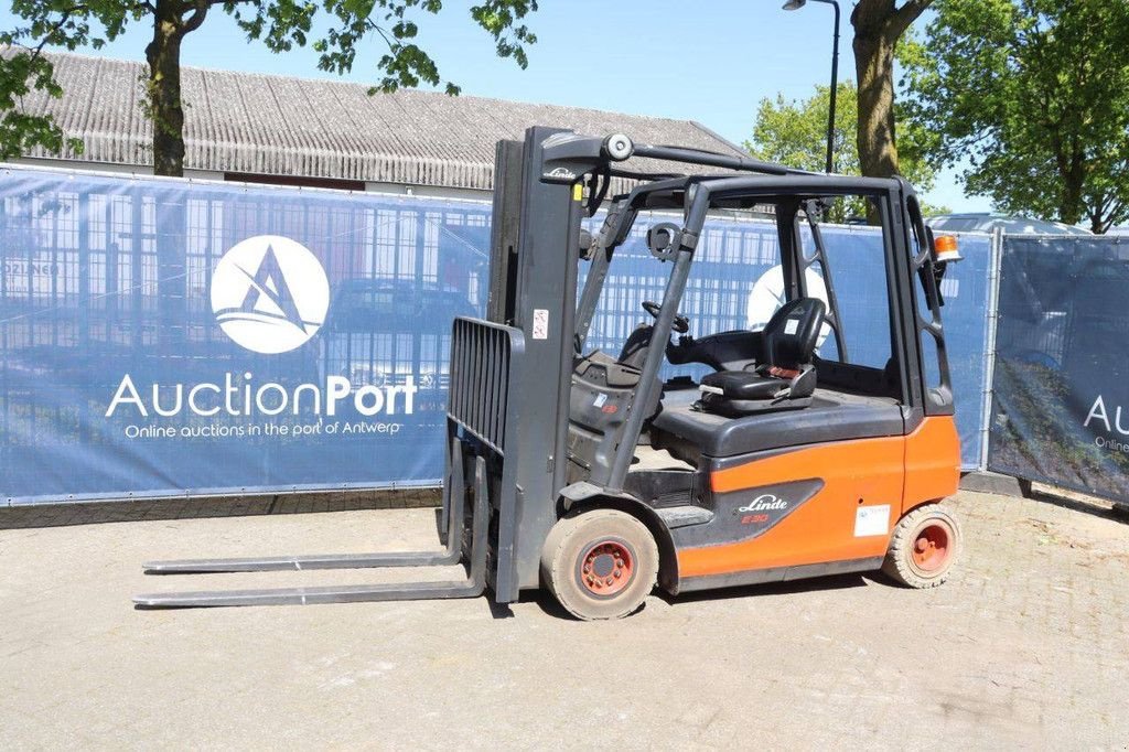 Frontstapler typu Linde E30L-01, Gebrauchtmaschine v Antwerpen (Obrázok 1)