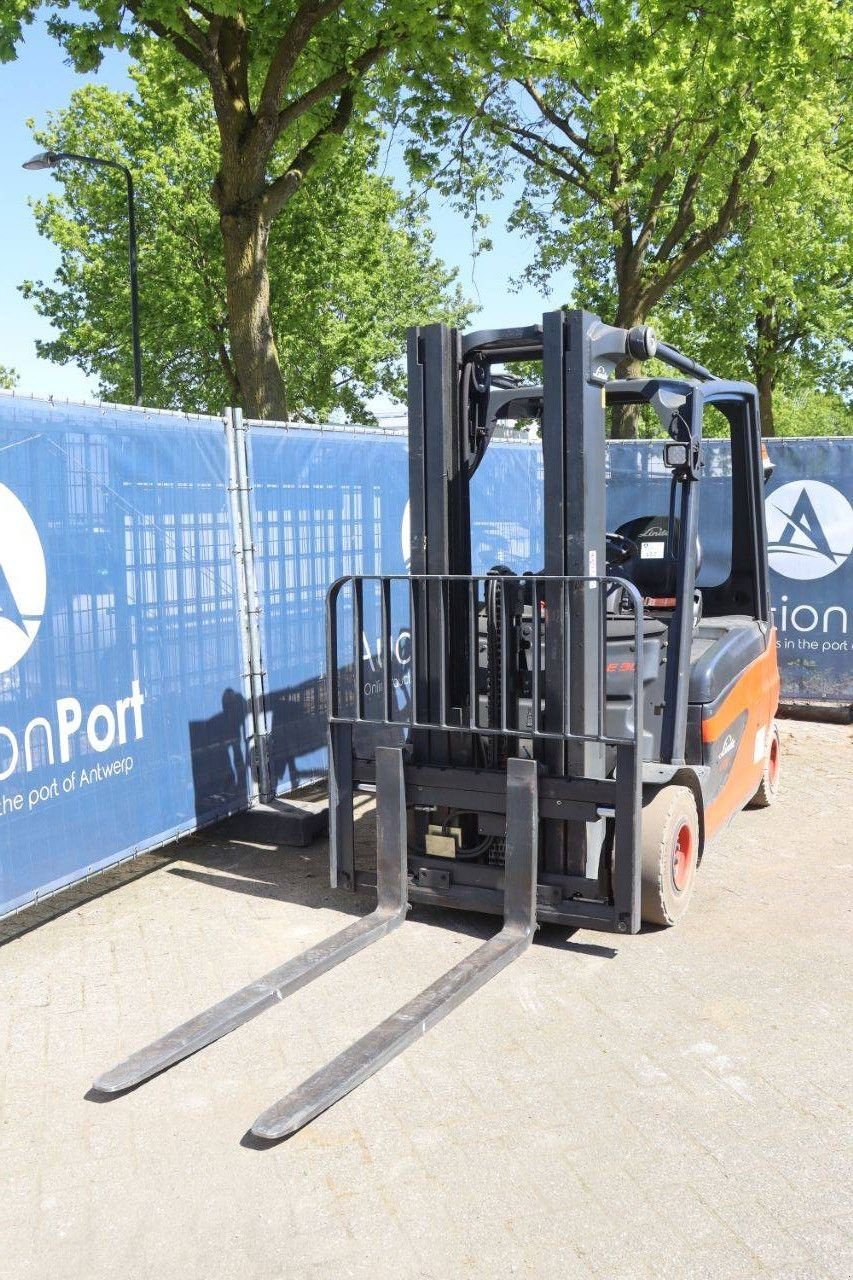 Frontstapler typu Linde E30L-01, Gebrauchtmaschine v Antwerpen (Obrázok 9)