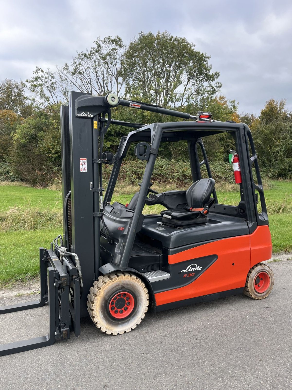 Frontstapler of the type Linde E30L, Gebrauchtmaschine in Lelystad (Picture 4)