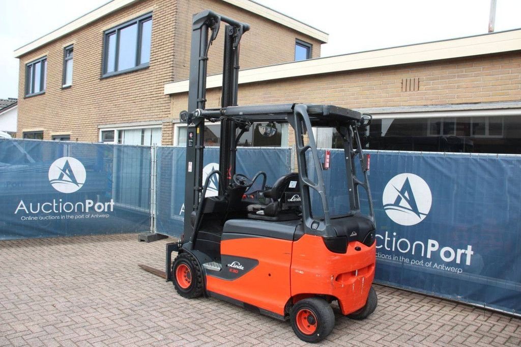 Frontstapler of the type Linde E30RHL-01/600, Gebrauchtmaschine in Antwerpen (Picture 3)