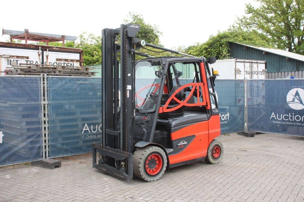 Frontstapler typu Linde E35H-01/600, Gebrauchtmaschine v Antwerpen (Obrázok 9)