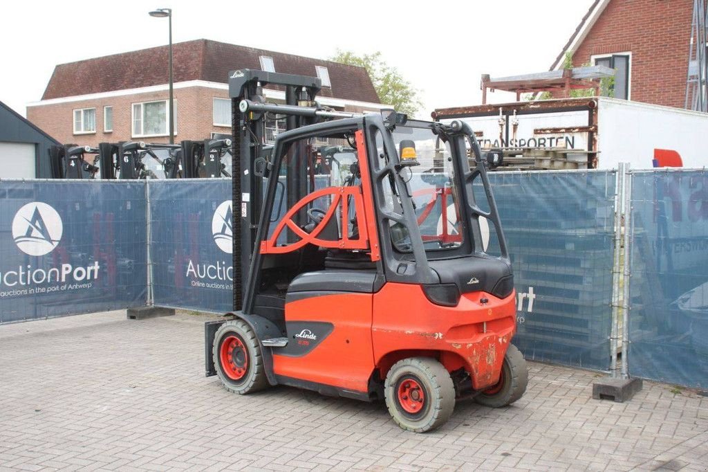 Frontstapler typu Linde E35H-01/600, Gebrauchtmaschine v Antwerpen (Obrázok 3)
