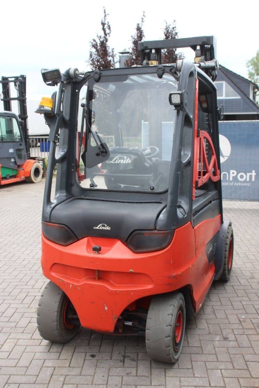 Frontstapler typu Linde E35H-01/600, Gebrauchtmaschine v Antwerpen (Obrázok 5)