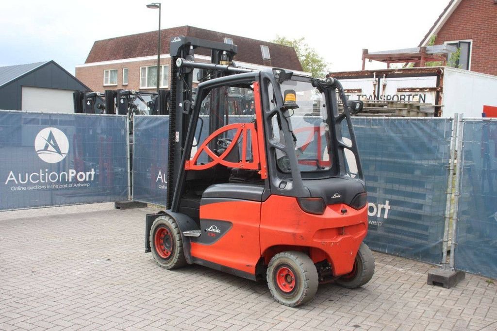 Frontstapler typu Linde E35H-01/600, Gebrauchtmaschine v Antwerpen (Obrázok 3)