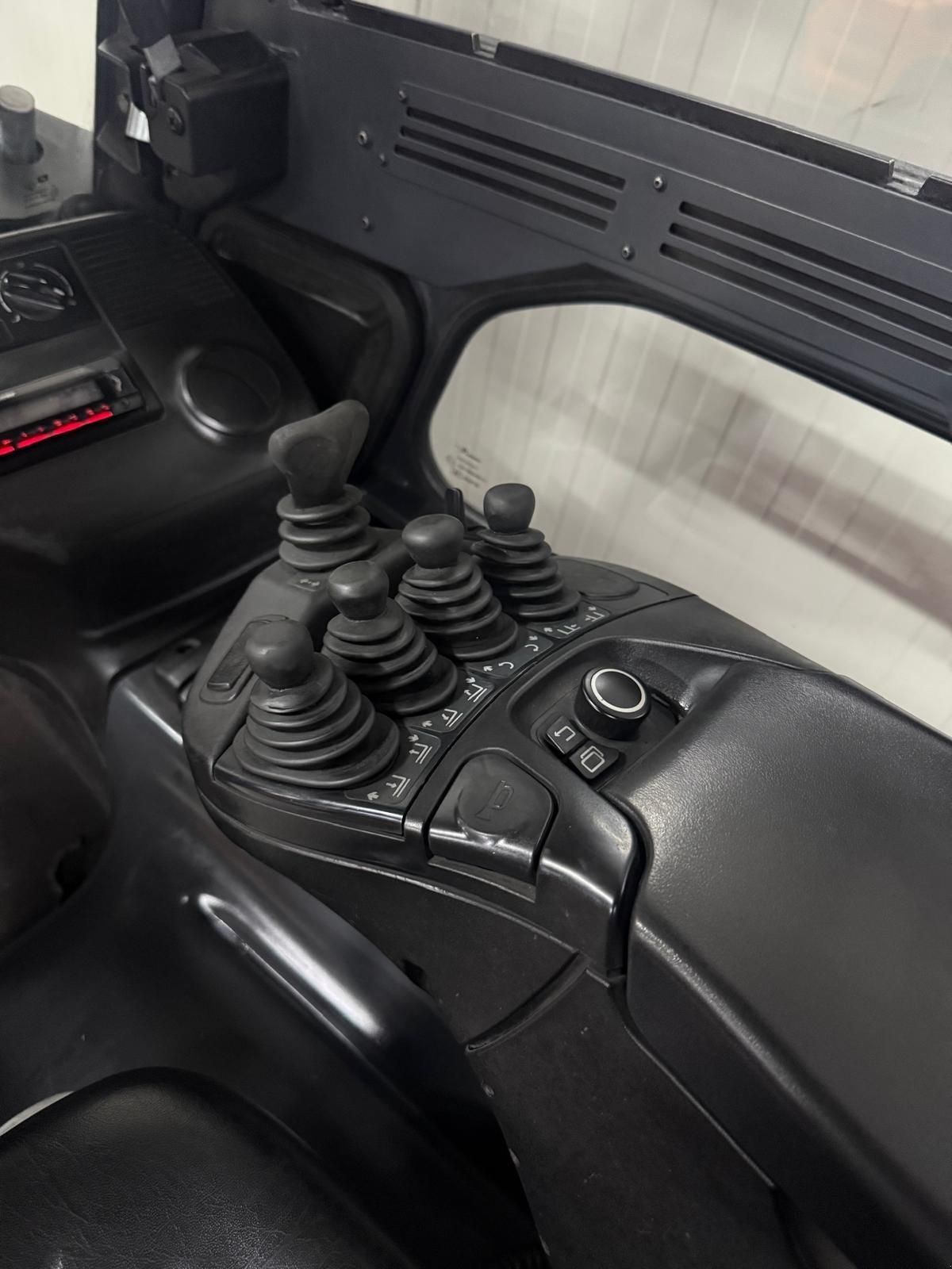 Frontstapler tip Linde E35HL-01, Gebrauchtmaschine in Vianen (Poză 9)