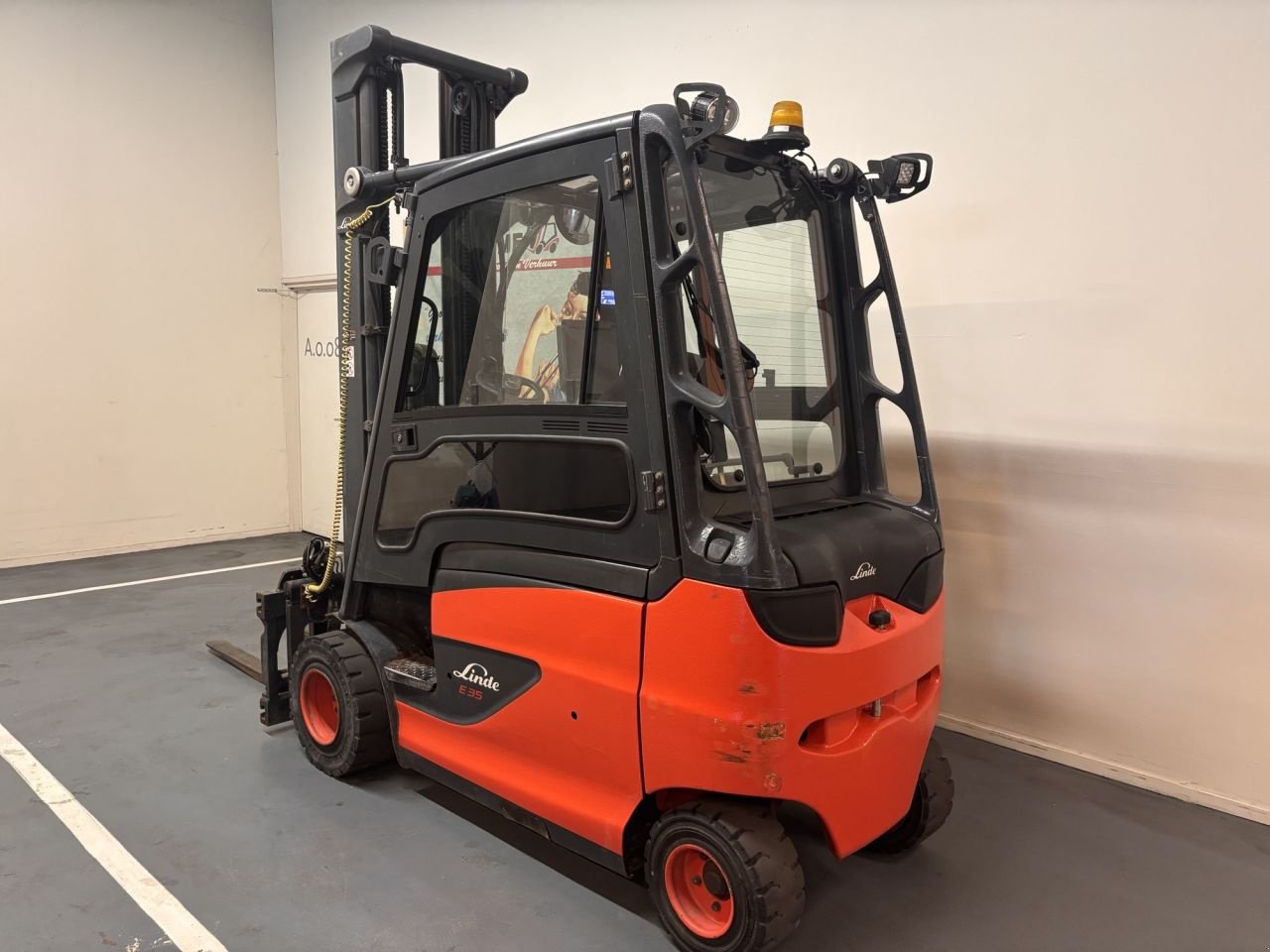 Frontstapler des Typs Linde E35HL-387, Gebrauchtmaschine in Leeuwarden (Bild 2)