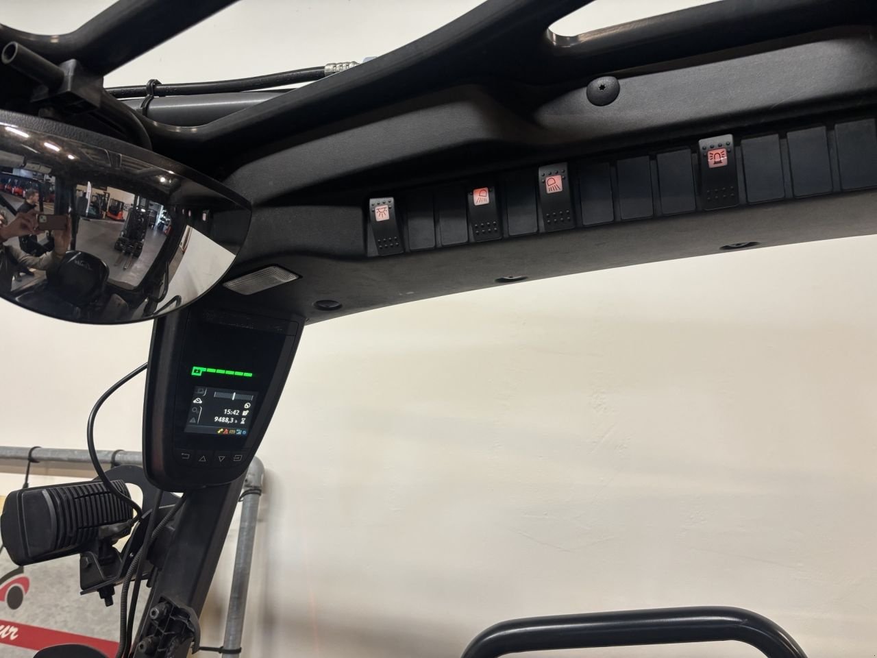 Frontstapler of the type Linde E35HL-387, Gebrauchtmaschine in Leeuwarden (Picture 4)