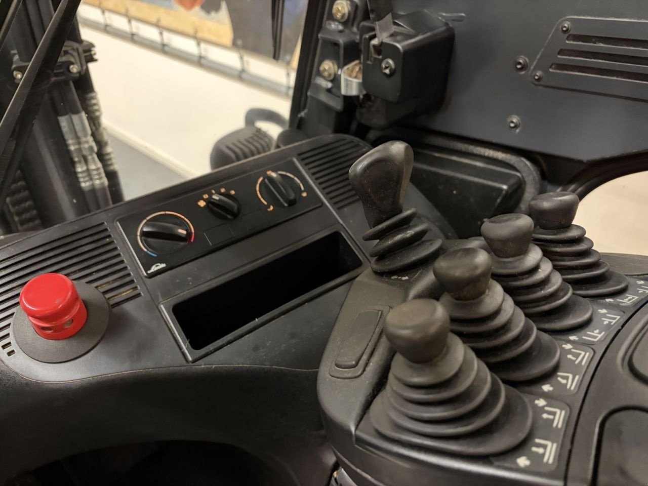 Frontstapler tip Linde E35HL-387, Gebrauchtmaschine in Leeuwarden (Poză 11)