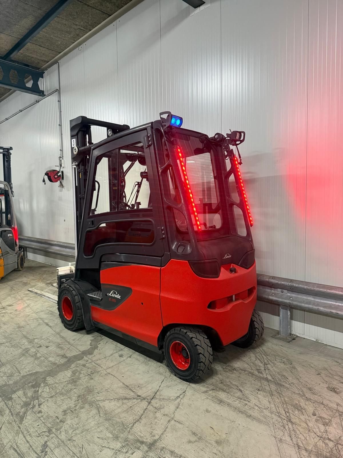 Frontstapler du type Linde E35HL, Gebrauchtmaschine en Vianen (Photo 3)