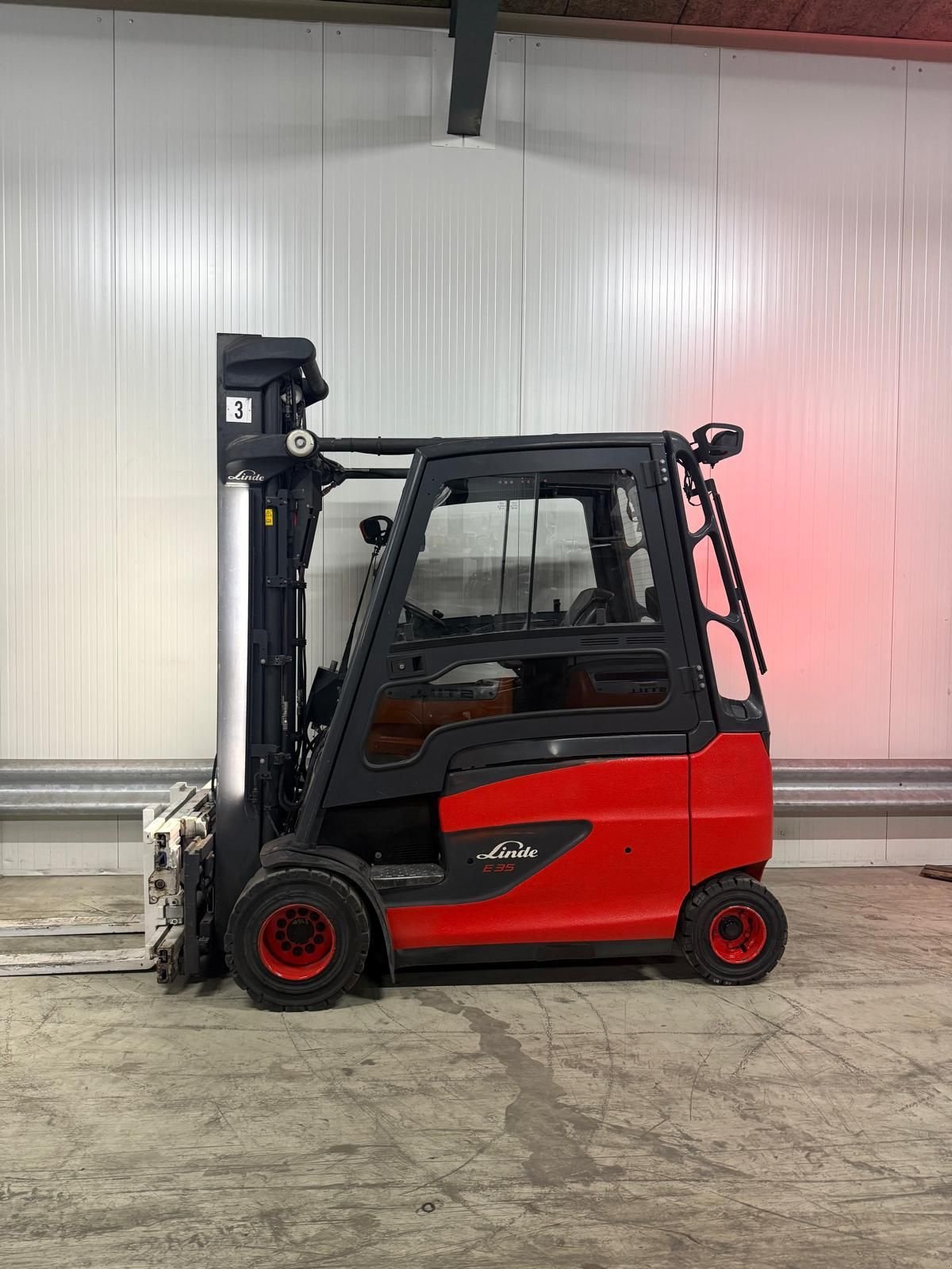 Frontstapler du type Linde E35HL, Gebrauchtmaschine en Vianen (Photo 1)