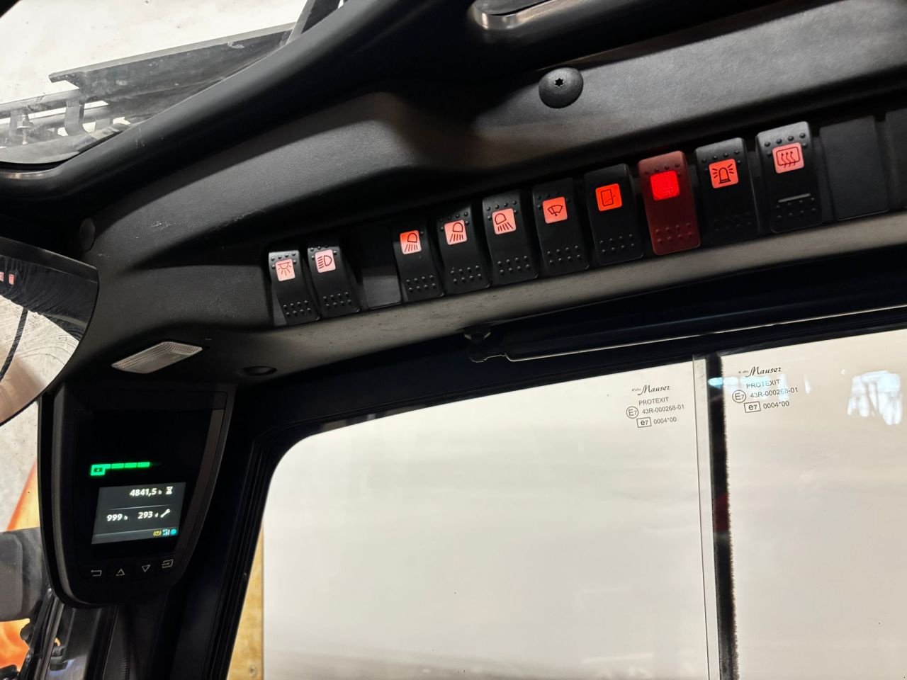 Frontstapler of the type Linde E35L, Gebrauchtmaschine in Leeuwarden (Picture 4)