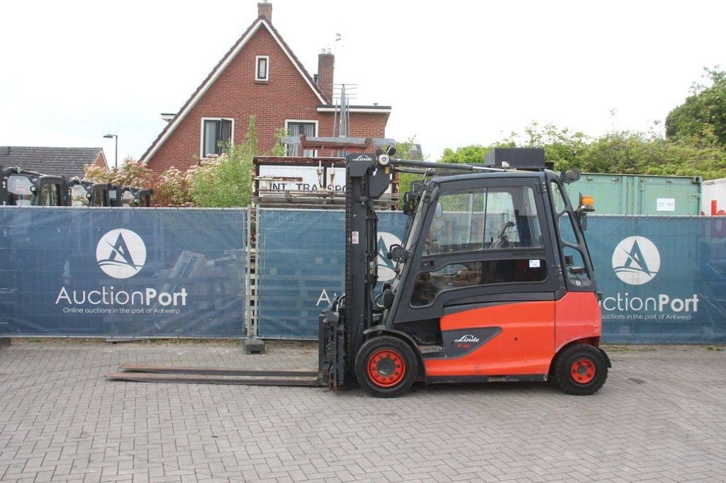 Frontstapler del tipo Linde E40, Gebrauchtmaschine In Antwerpen (Immagine 2)