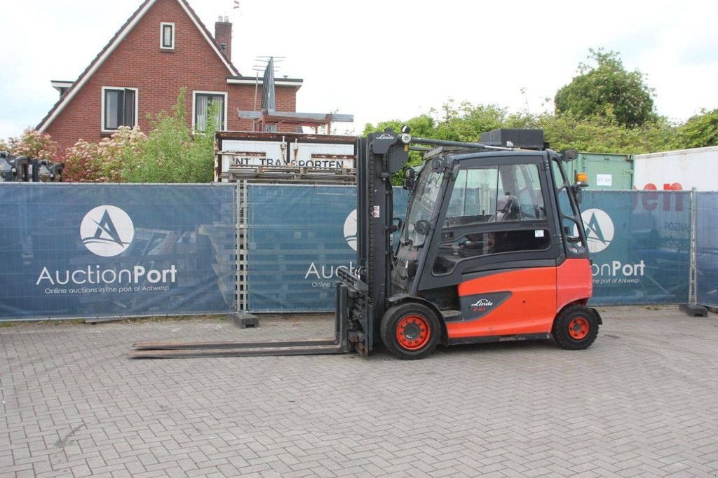 Frontstapler del tipo Linde E40, Gebrauchtmaschine In Antwerpen (Immagine 1)