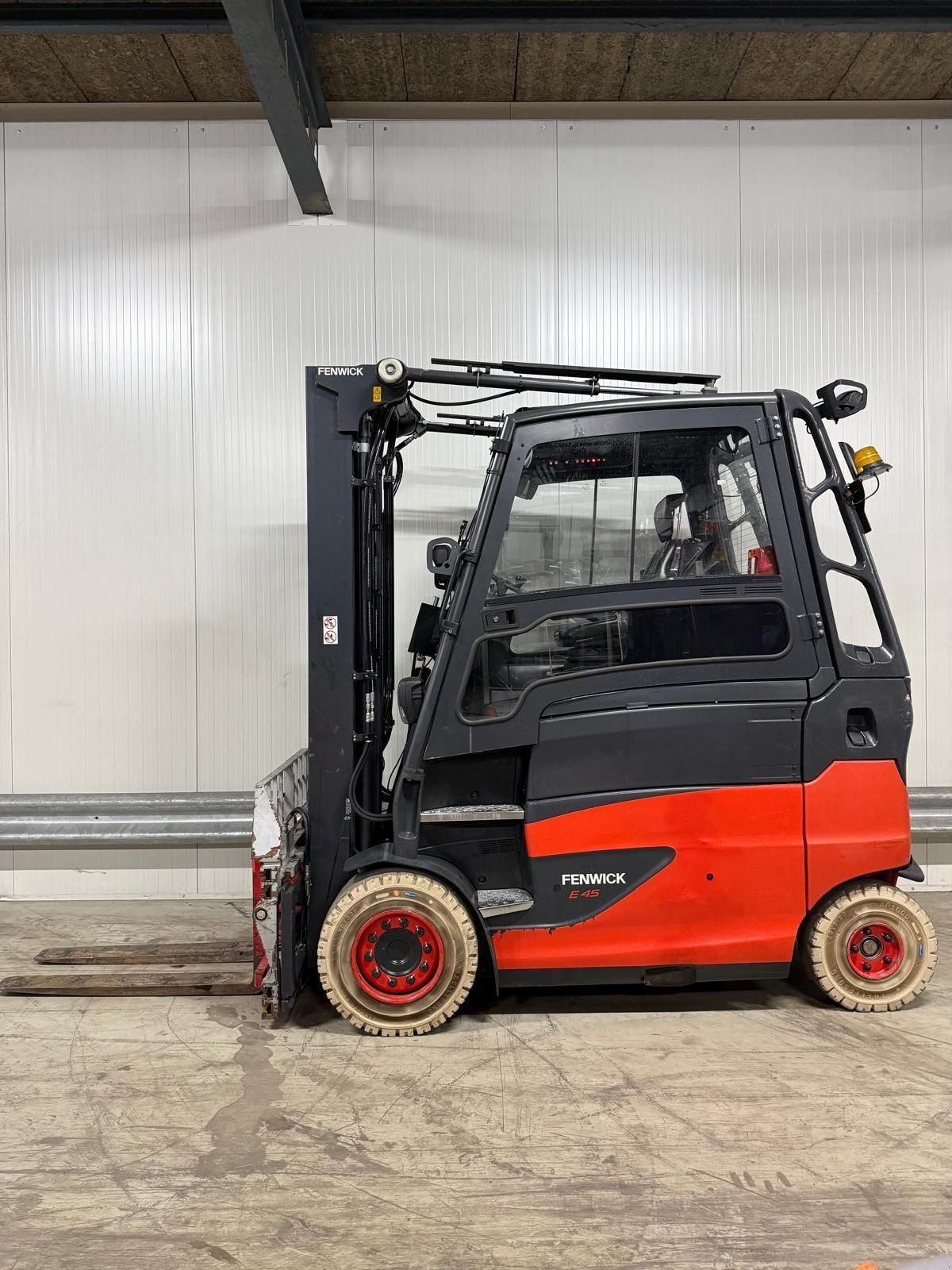 Frontstapler des Typs Linde E45, Gebrauchtmaschine in Vianen (Bild 1)